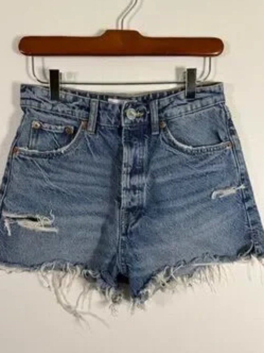 Zara High Rise Distressed Denim Shorts Size 4 Acid Wash Raw Hem Cutoff